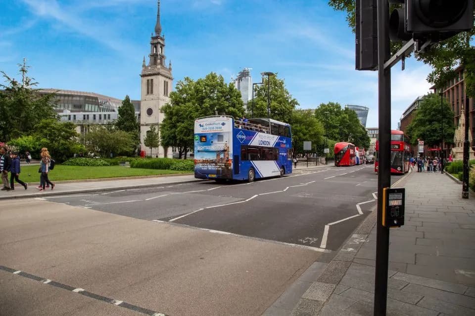 Hop-on Hop-off London Bus Tour & St Paul’s Cathedral and free walking tour - Image 6