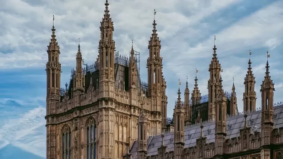 Must See London Hop-on Hop-off bus and River Cruise 1 Day - Image 1